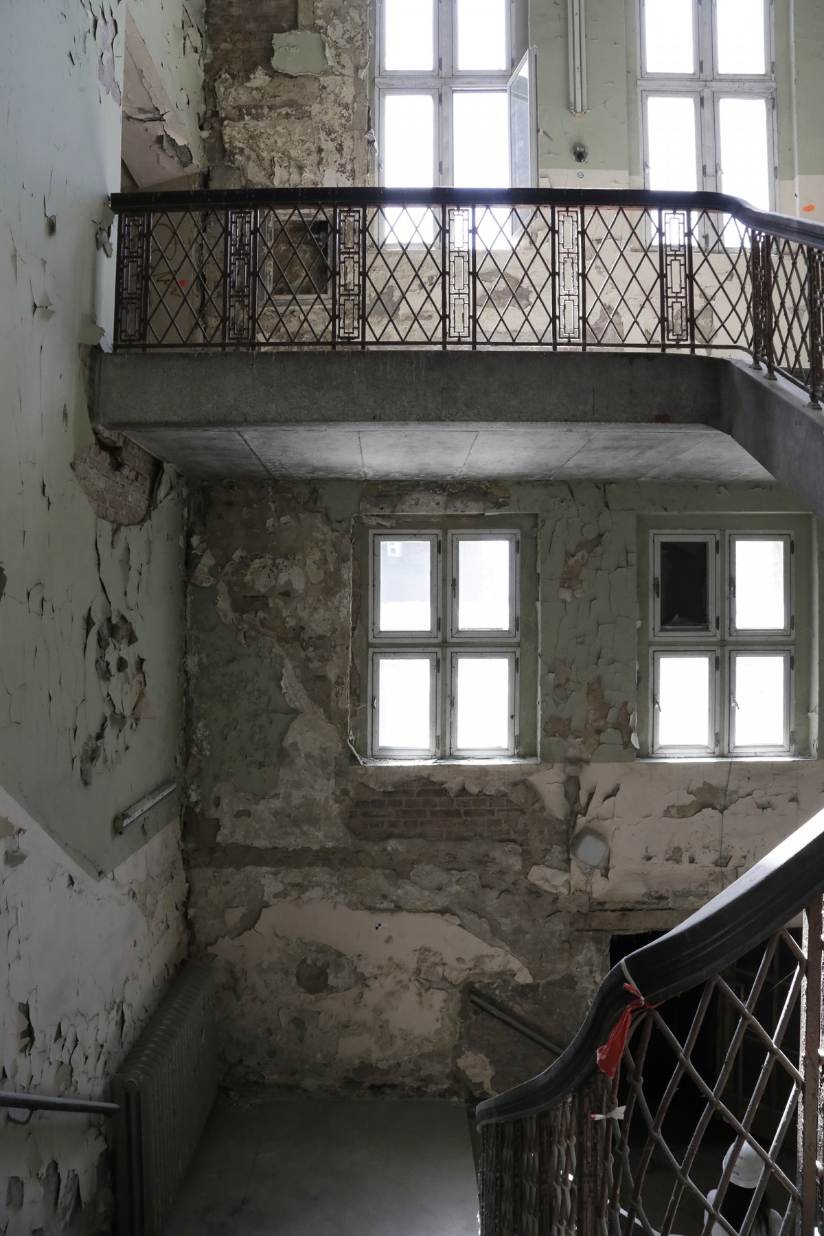 Historical stairs before renovation 